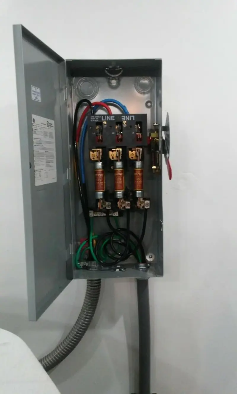 Three-phase disconnect switch installed for Electrical Wiring & Rewiring in Jacinto City